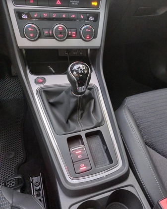 Seat Leon cena 70050 przebieg: 61700, rok produkcji 2019 z Łódź małe 562